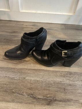 Black Leather Women’s Ankle Boots - Classic Heel